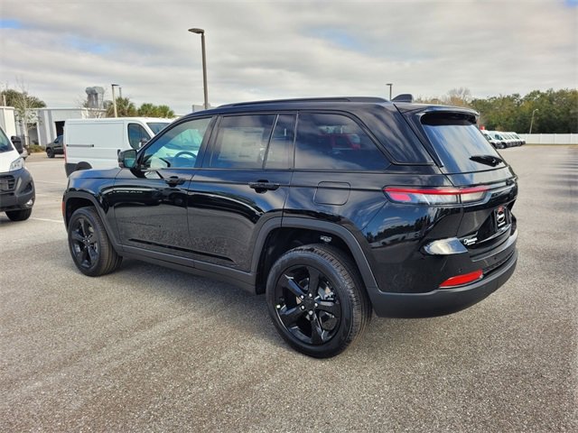 New 2025 Jeep Grand Cherokee Limited image 9