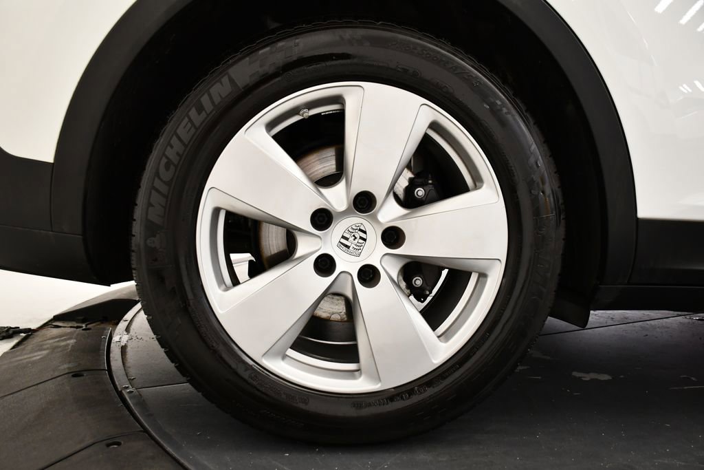 Used 2023 Porsche Cayenne image 17