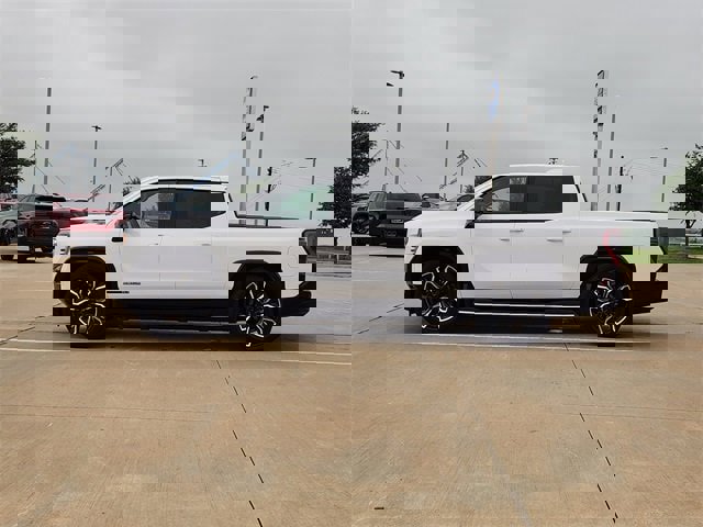 New 2025 GMC Sierra EV Denali image 4