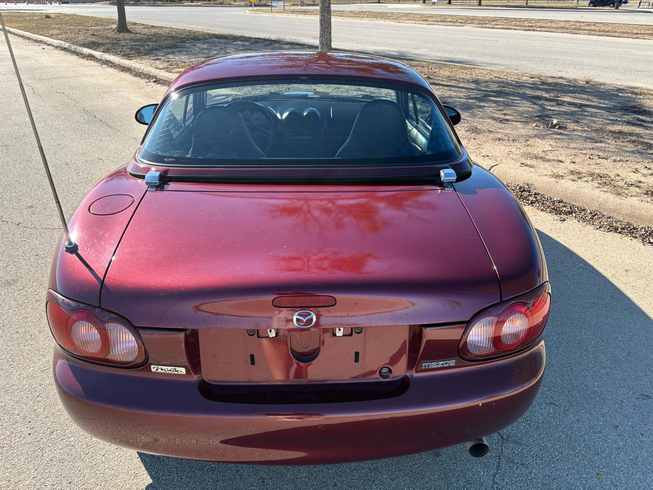 Used 2003 MAZDA MX-5 Miata image 8