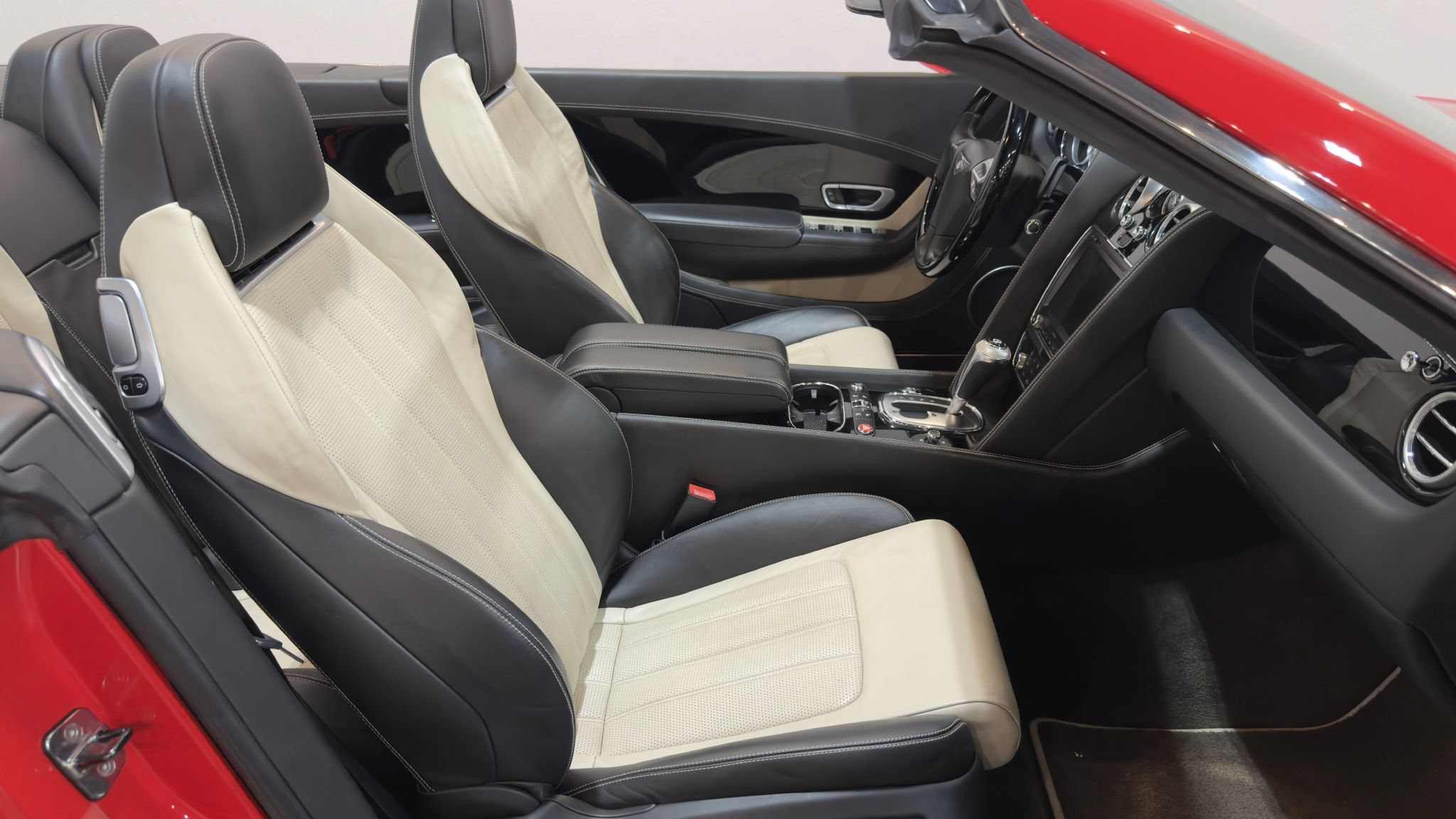 Used 2015 Bentley Continental GT AWD/4WD image 86