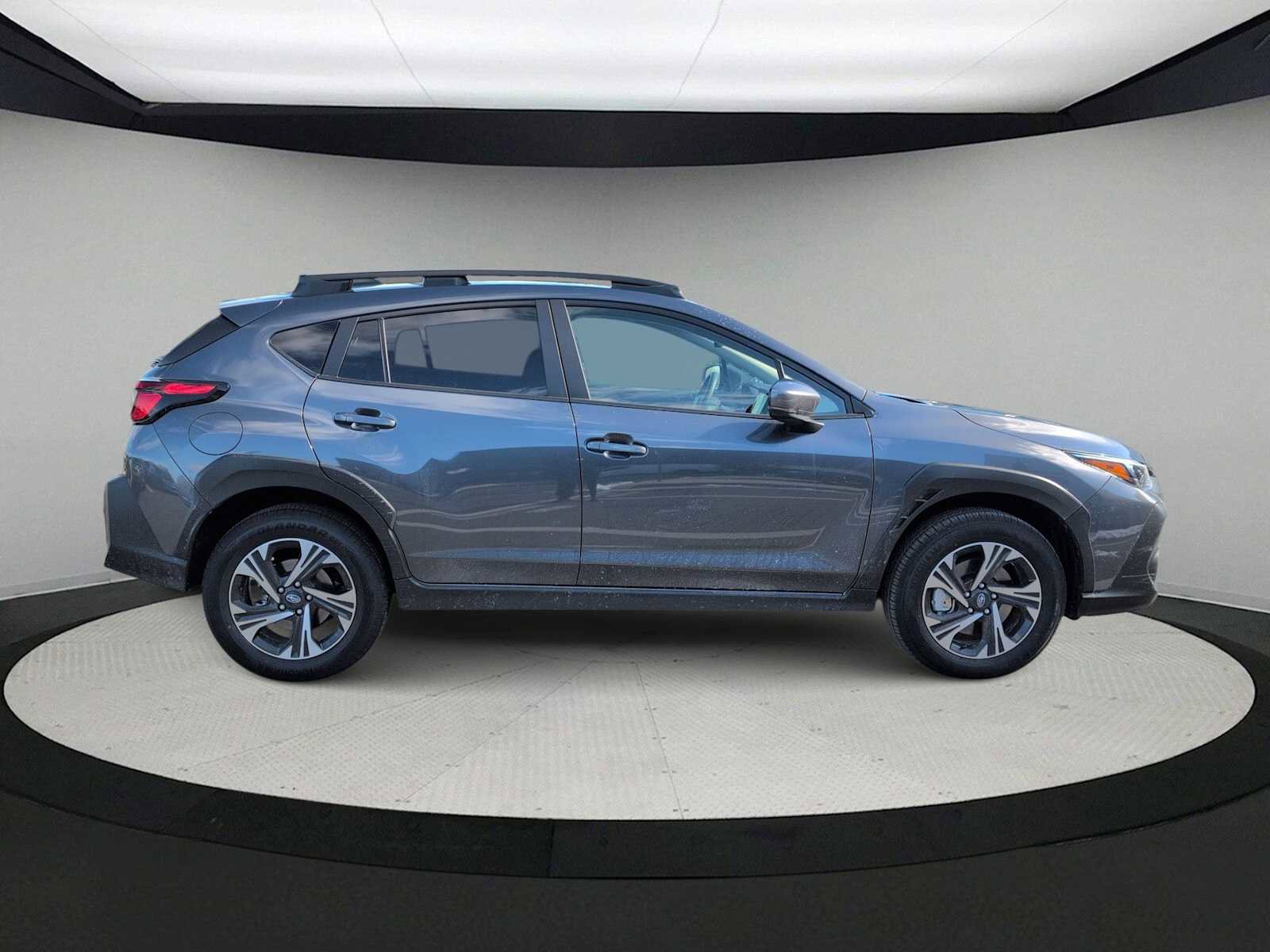 Used 2025 Subaru Crosstrek 2.0i Premium image 9
