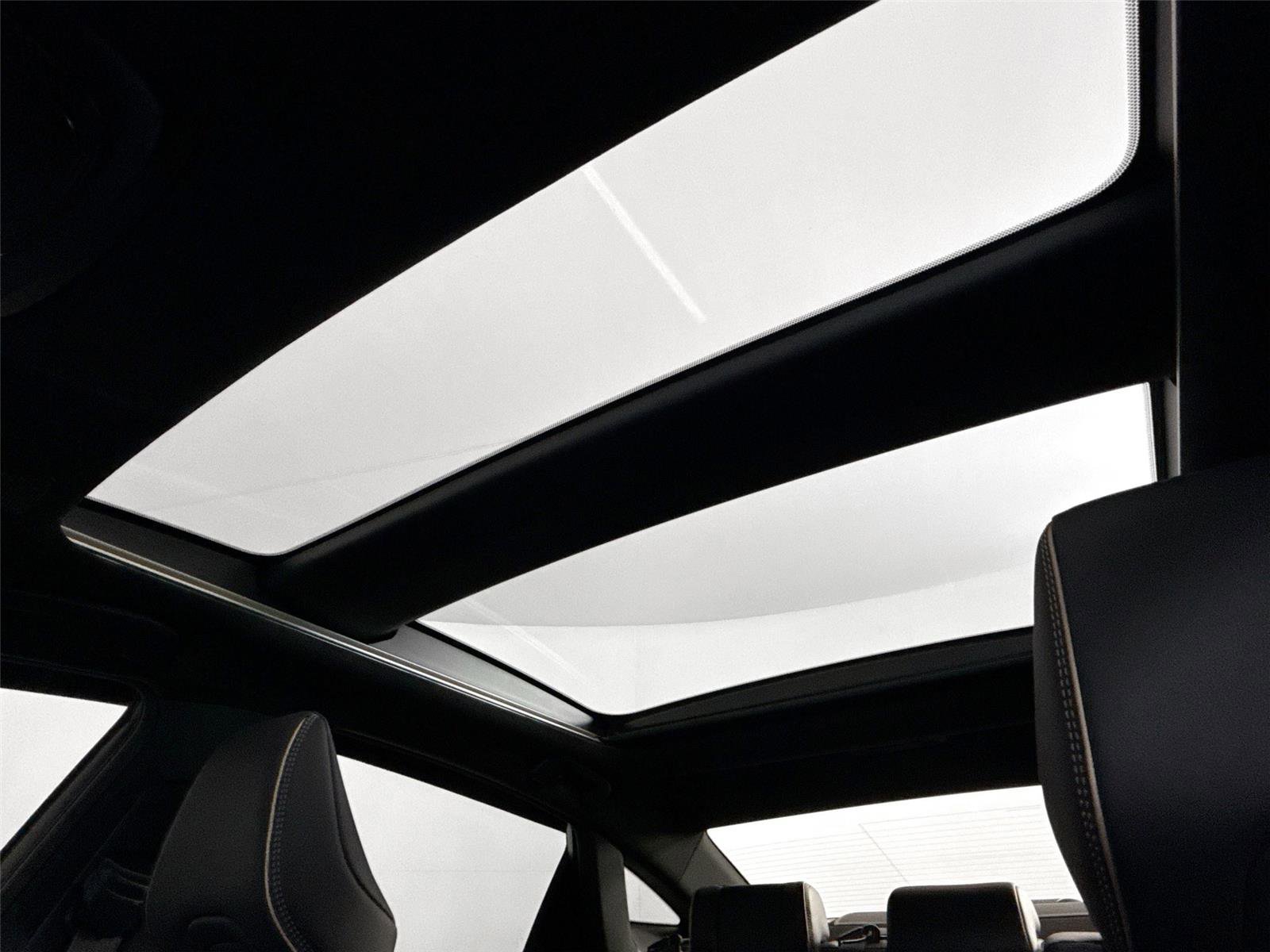 Certified 2025 Toyota Crown Platinum image 6