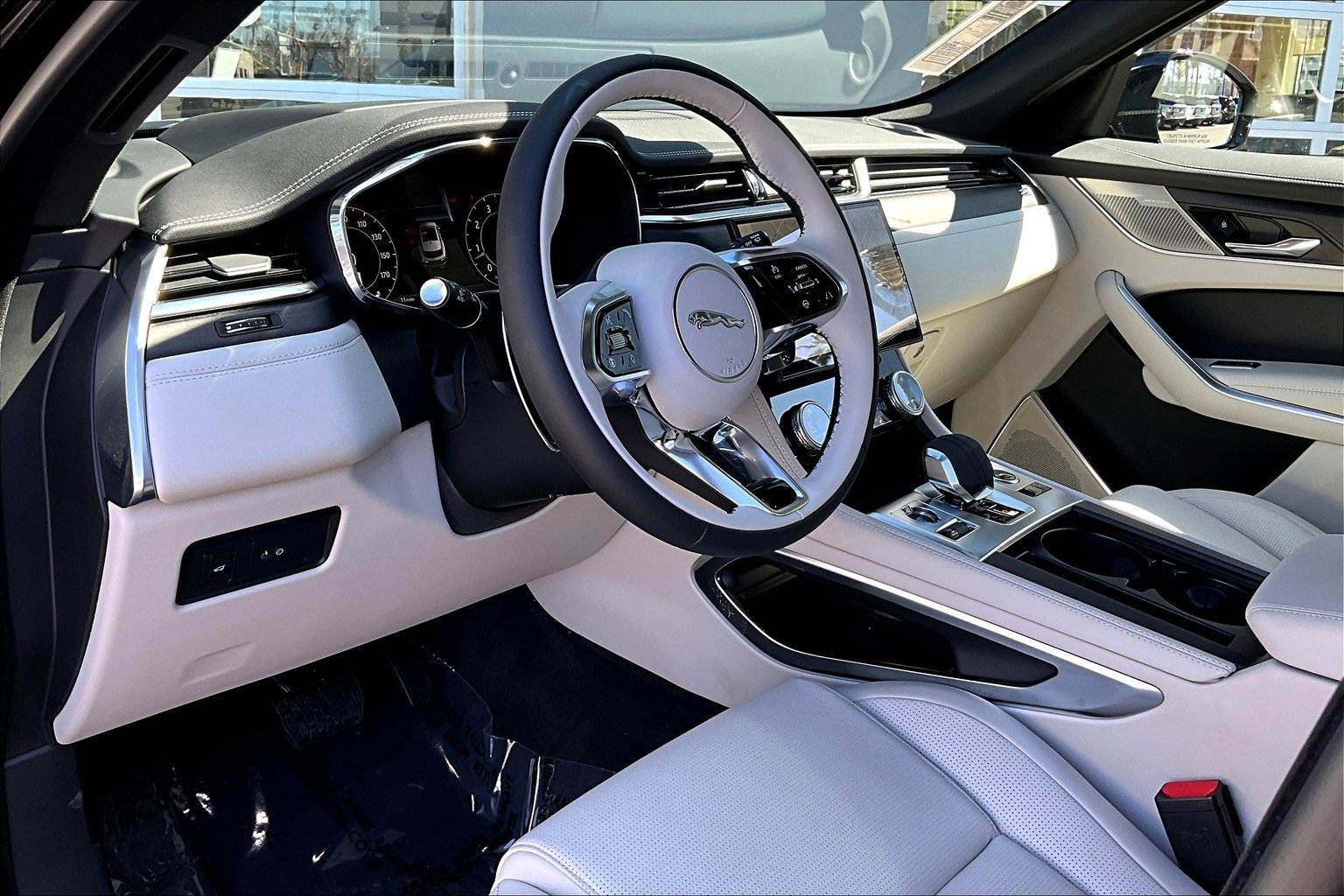 New 2026 Jaguar F-PACE R-Dynamic S image 6