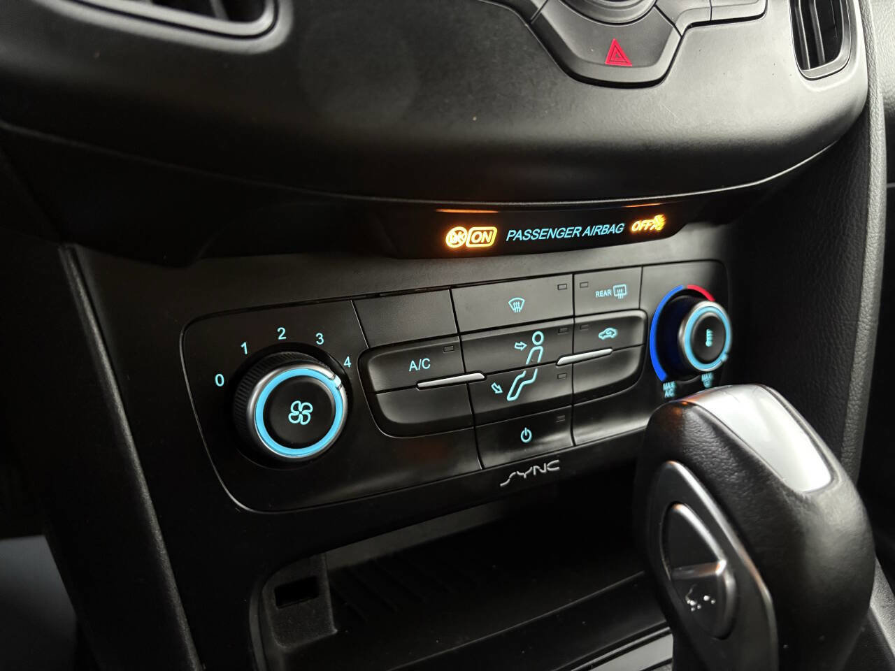 Used 2016 Ford Focus SE image 25