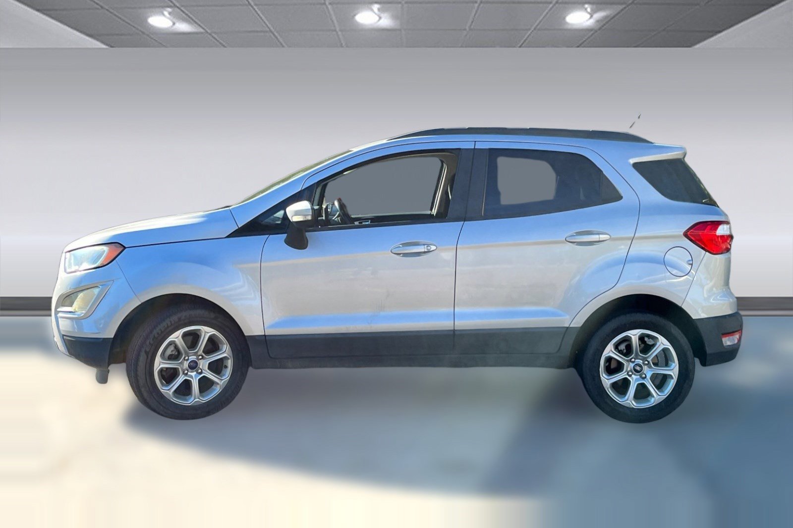 Used 2019 Ford EcoSport SE w/ SE Convenience Package image 2