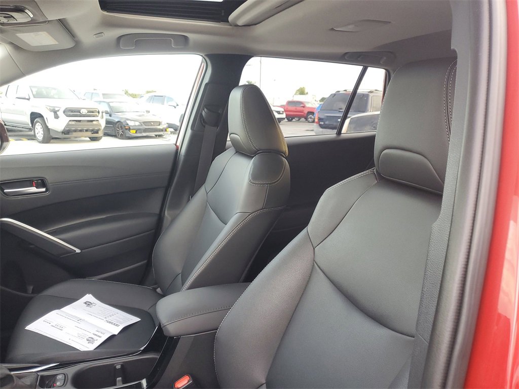 Used 2023 Toyota Corolla Cross XLE image 18