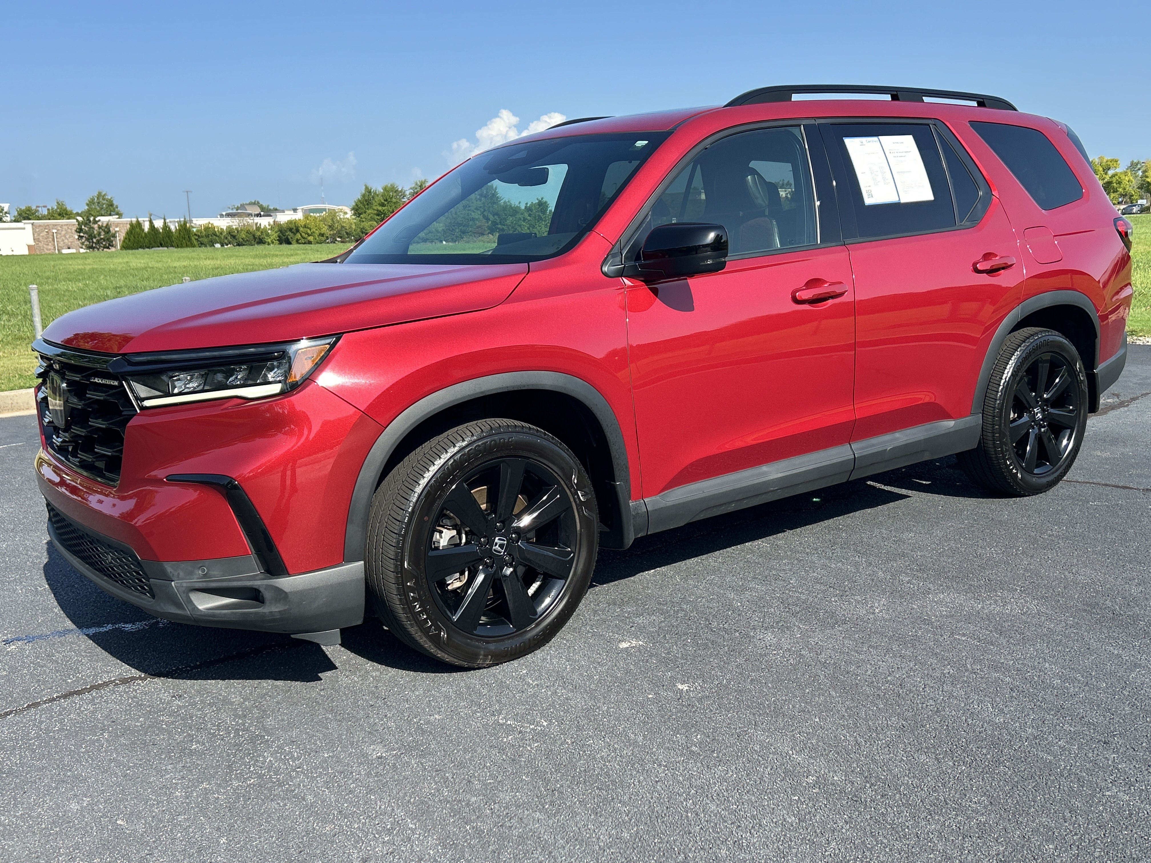 Certified 2025 Honda Pilot Black Edition image 5