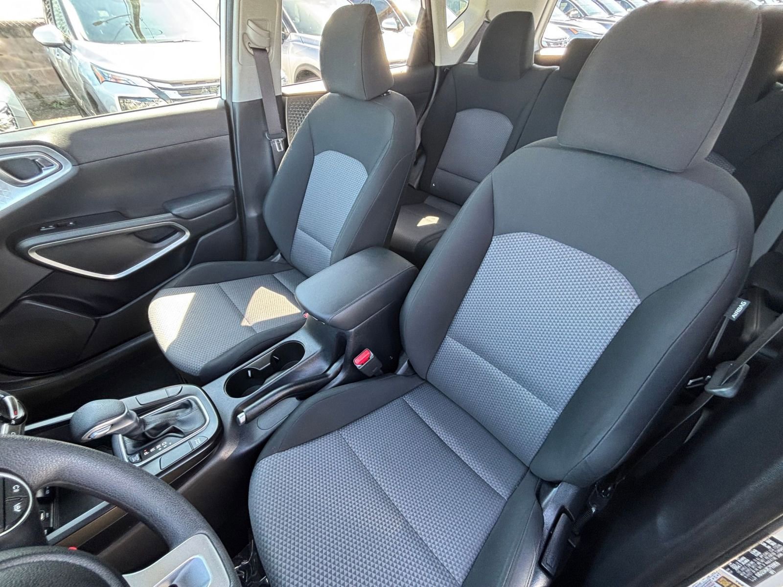 Used 2025 Kia Soul LX w/ LX Technology Package FWD image 34