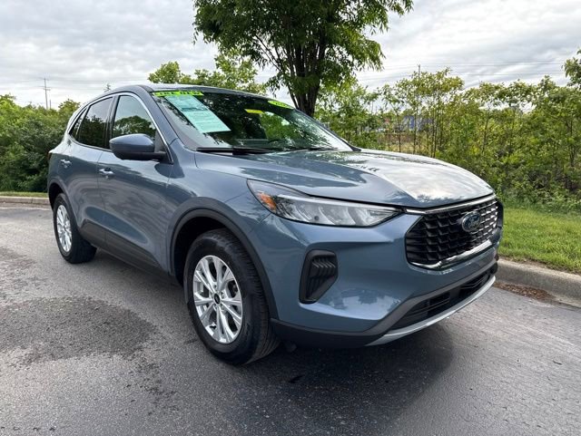Used 2023 Ford Escape Active w/ Tech Pack #2 AWD/4WD image 1