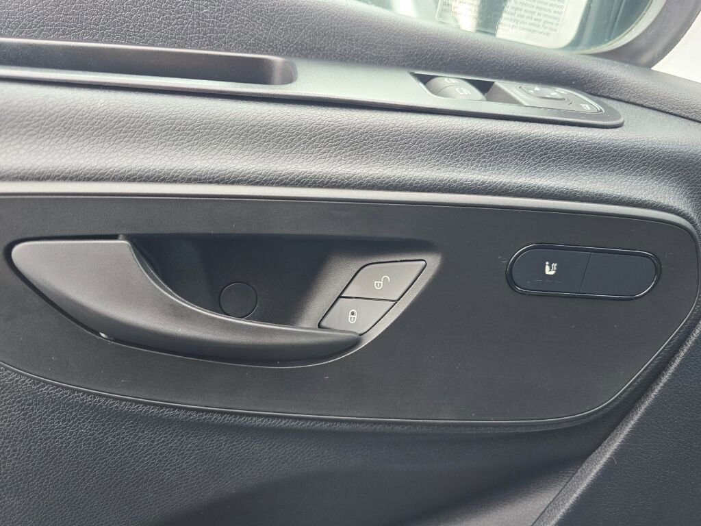 Used 2024 Mercedes-Benz Sprinter 2500 image 20