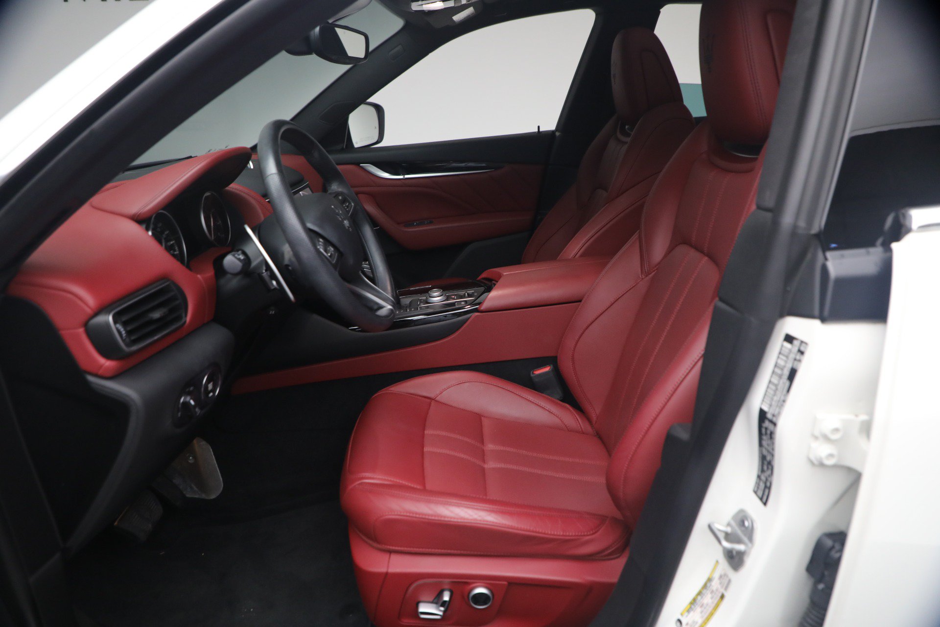 Certified 2023 Maserati Levante GT AWD/4WD image 13