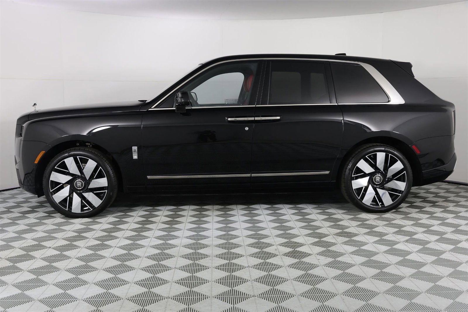 New 2026 Rolls-Royce Cullinan image 2