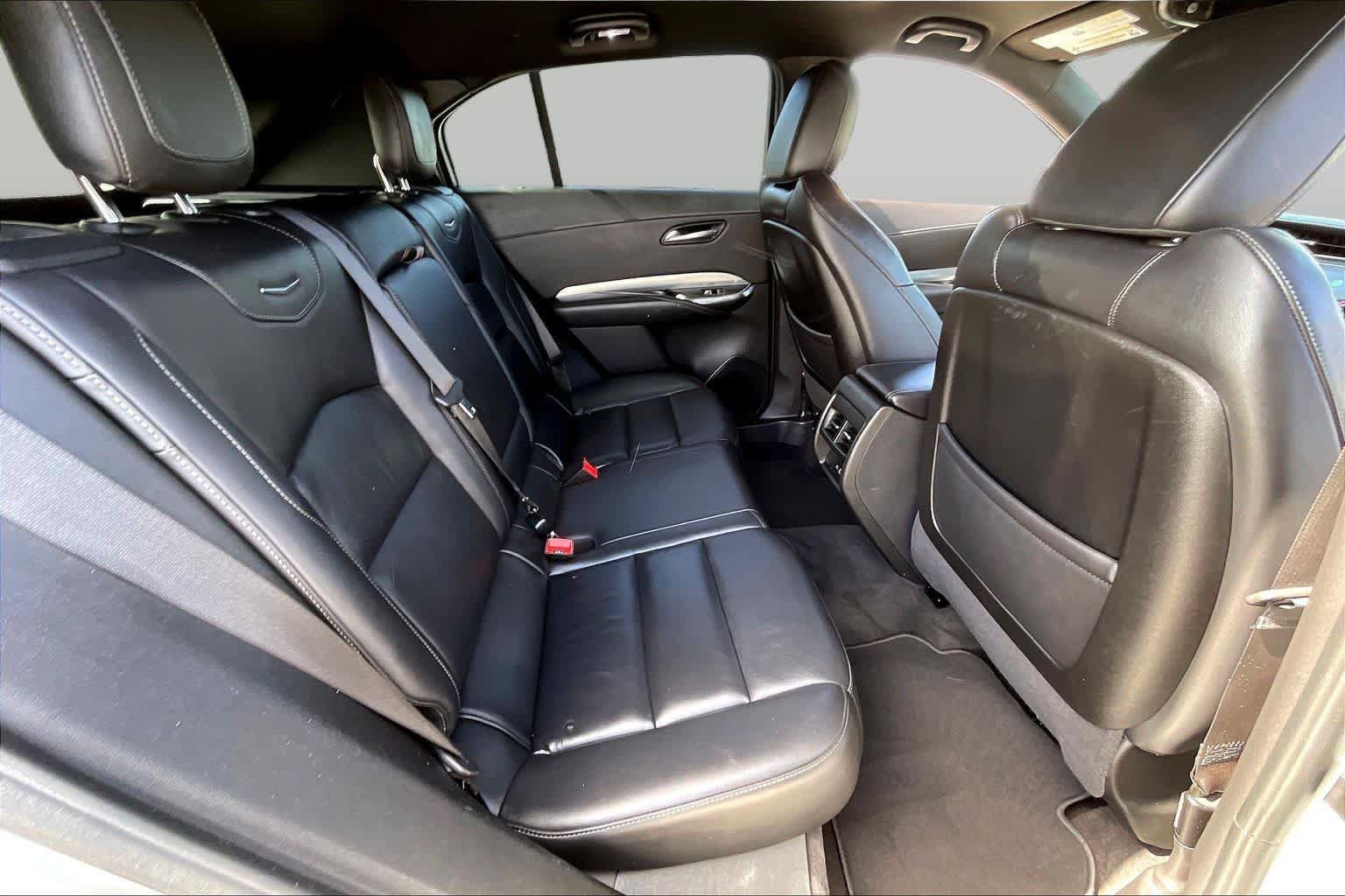Used 2022 Cadillac XT4 Premium Luxury w/ Safety Alert Package AWD/4WD image 17