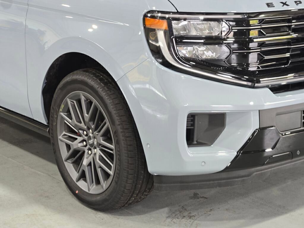 New 2025 Ford Expedition Platinum w/ Stealth Performance Package image 3
