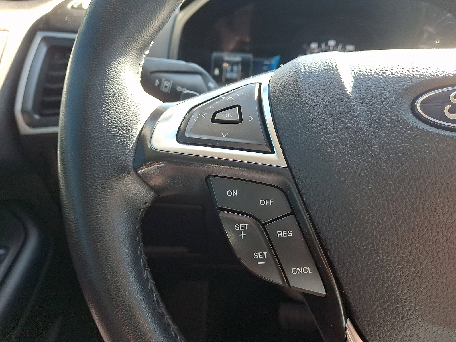 Used 2024 Ford Edge SEL w/ Convenience Package image 21