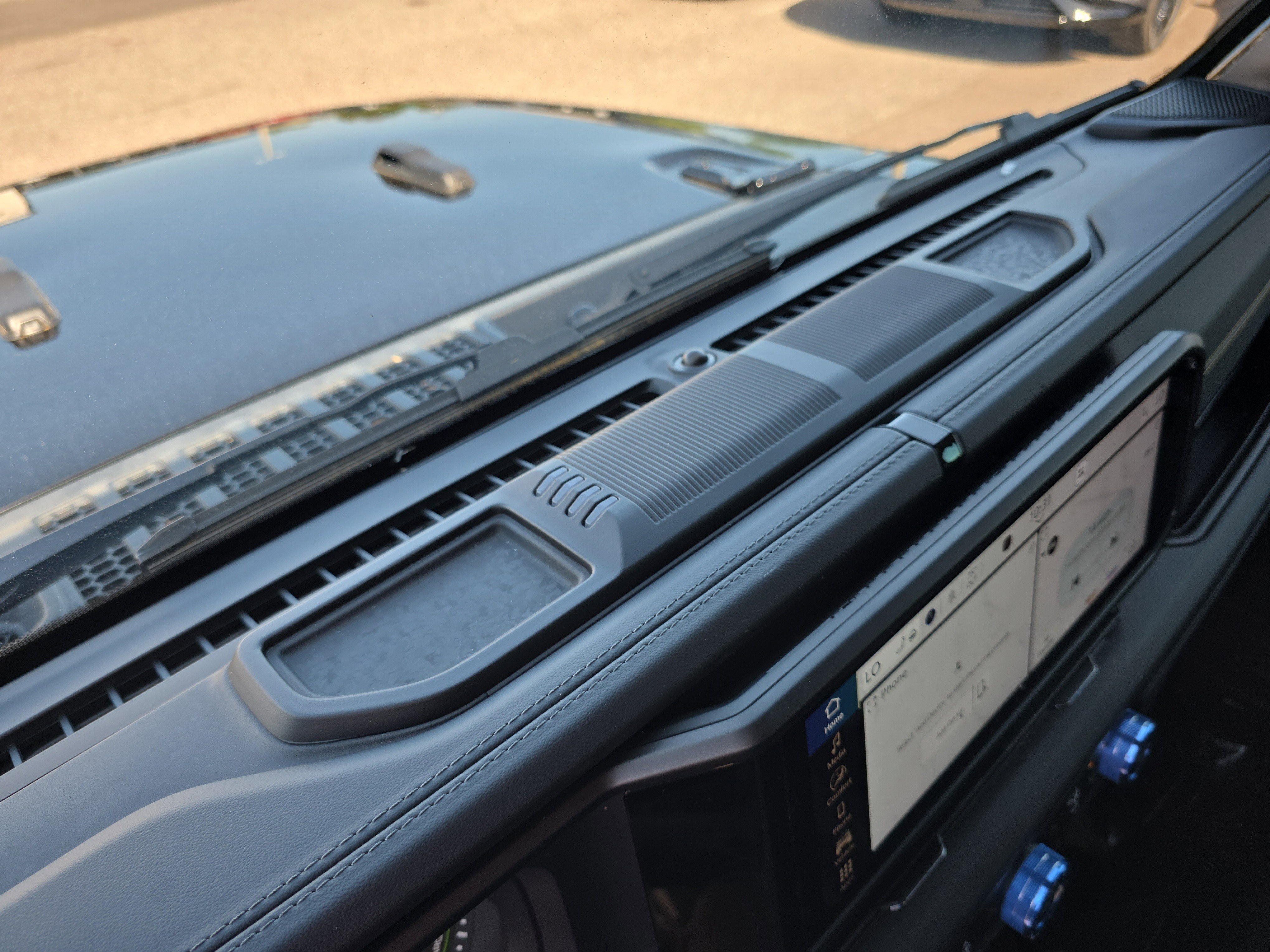 Used 2024 Jeep Wrangler Sahara w/ Safety Group image 38