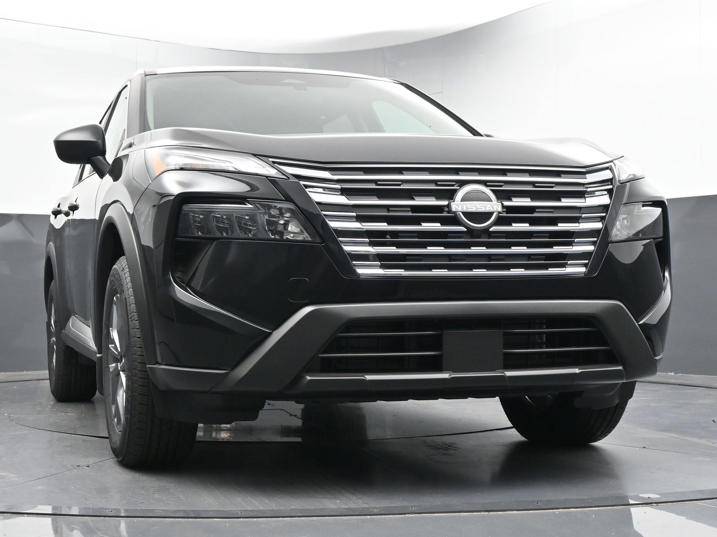 Certified 2025 Nissan Rogue S image 11