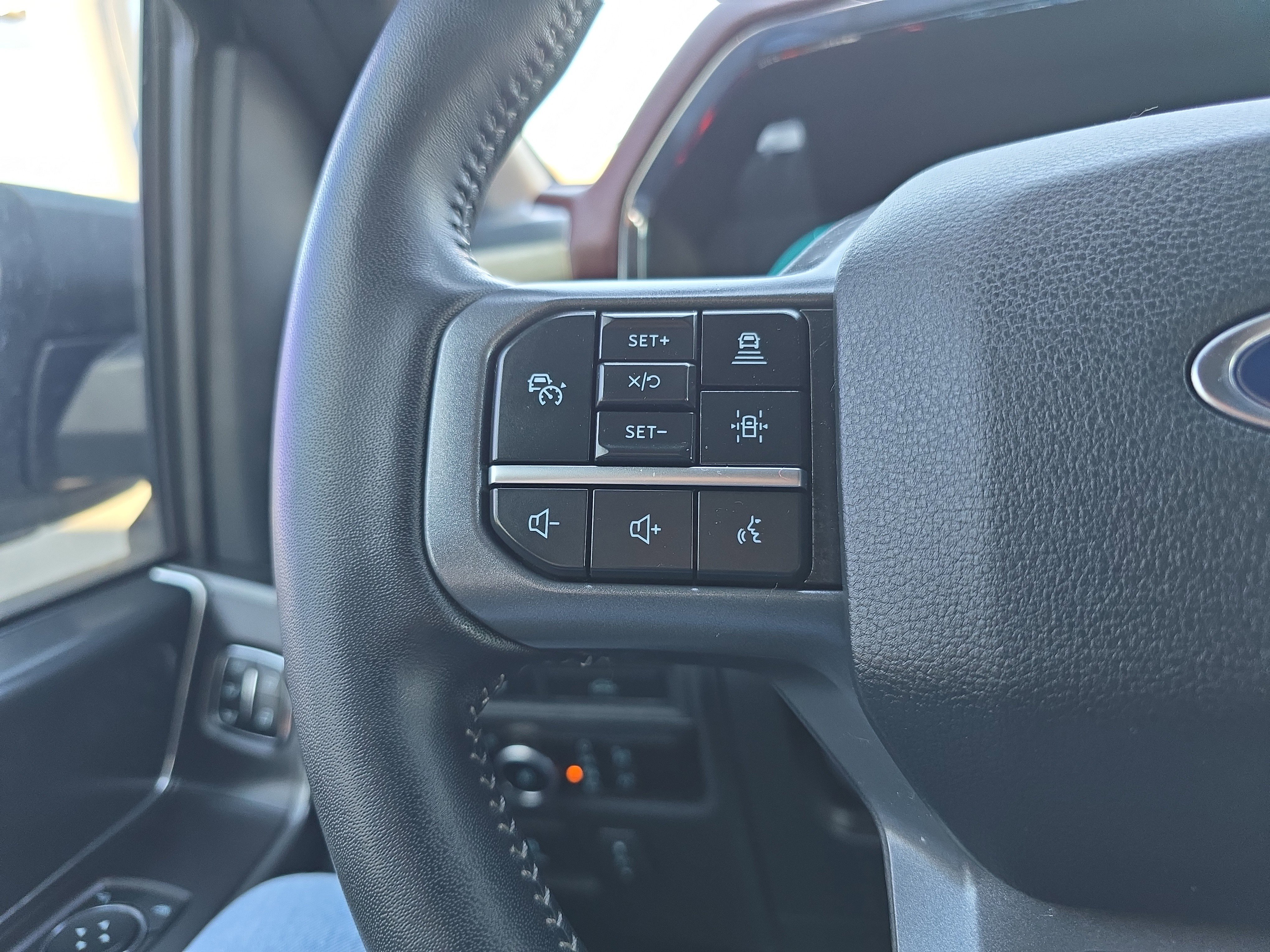 Used 2023 Ford F150 Lariat w/ Equipment Group 502A High AWD/4WD image 23