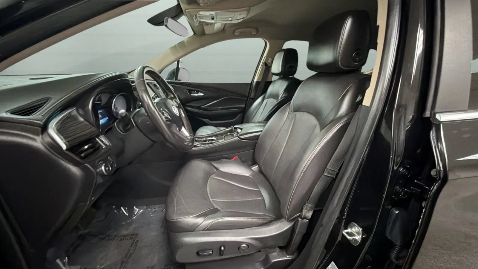 Used 2017 Buick Envision Essence FWD image 18
