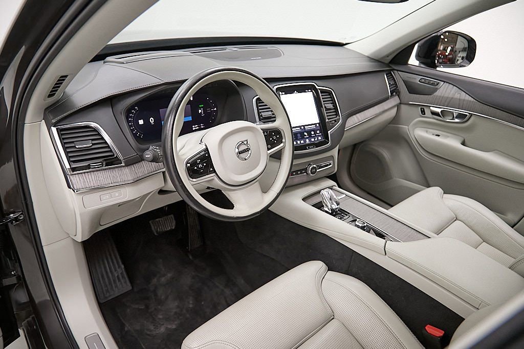 Certified 2023 Volvo XC90 T8 Ultimate image 12