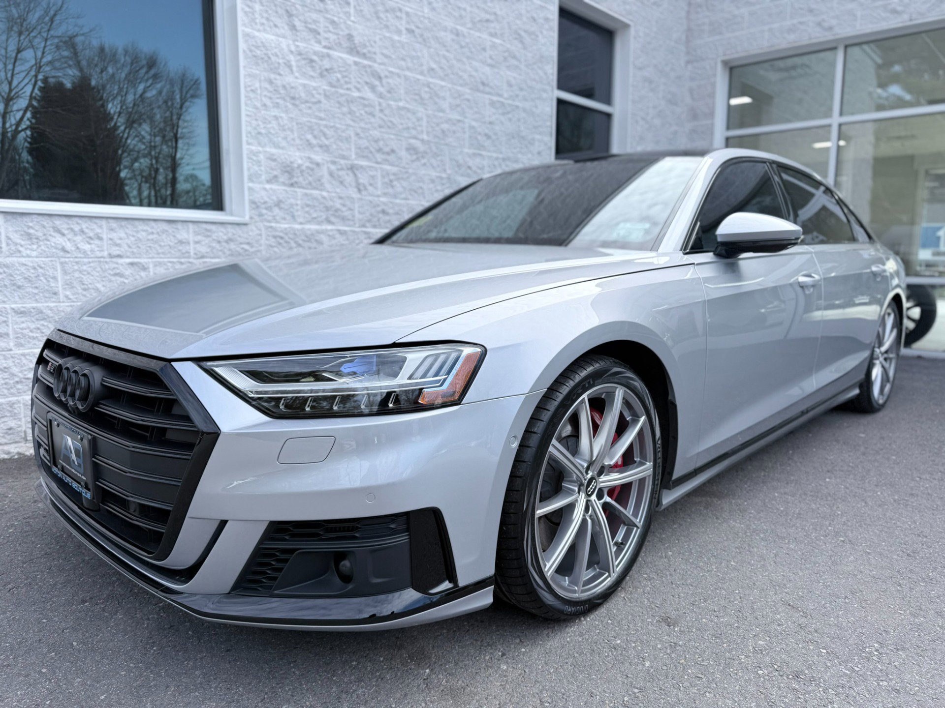 Used 2020 Audi S8 L image 3