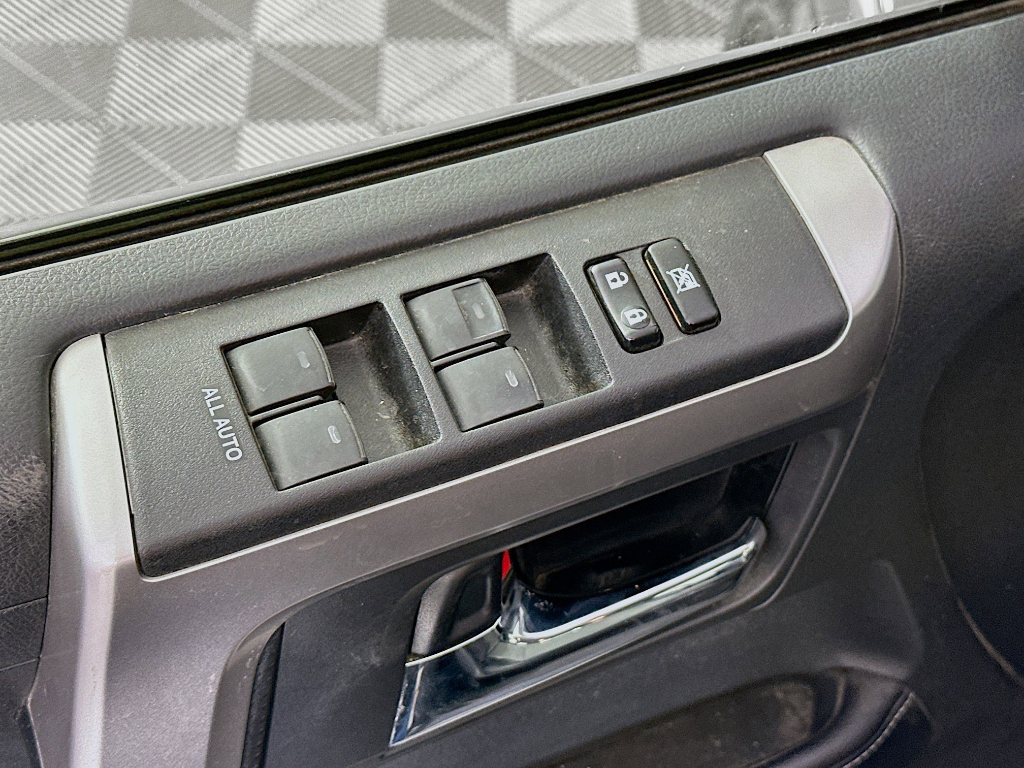 Used 2019 Toyota 4Runner SR5 image 18