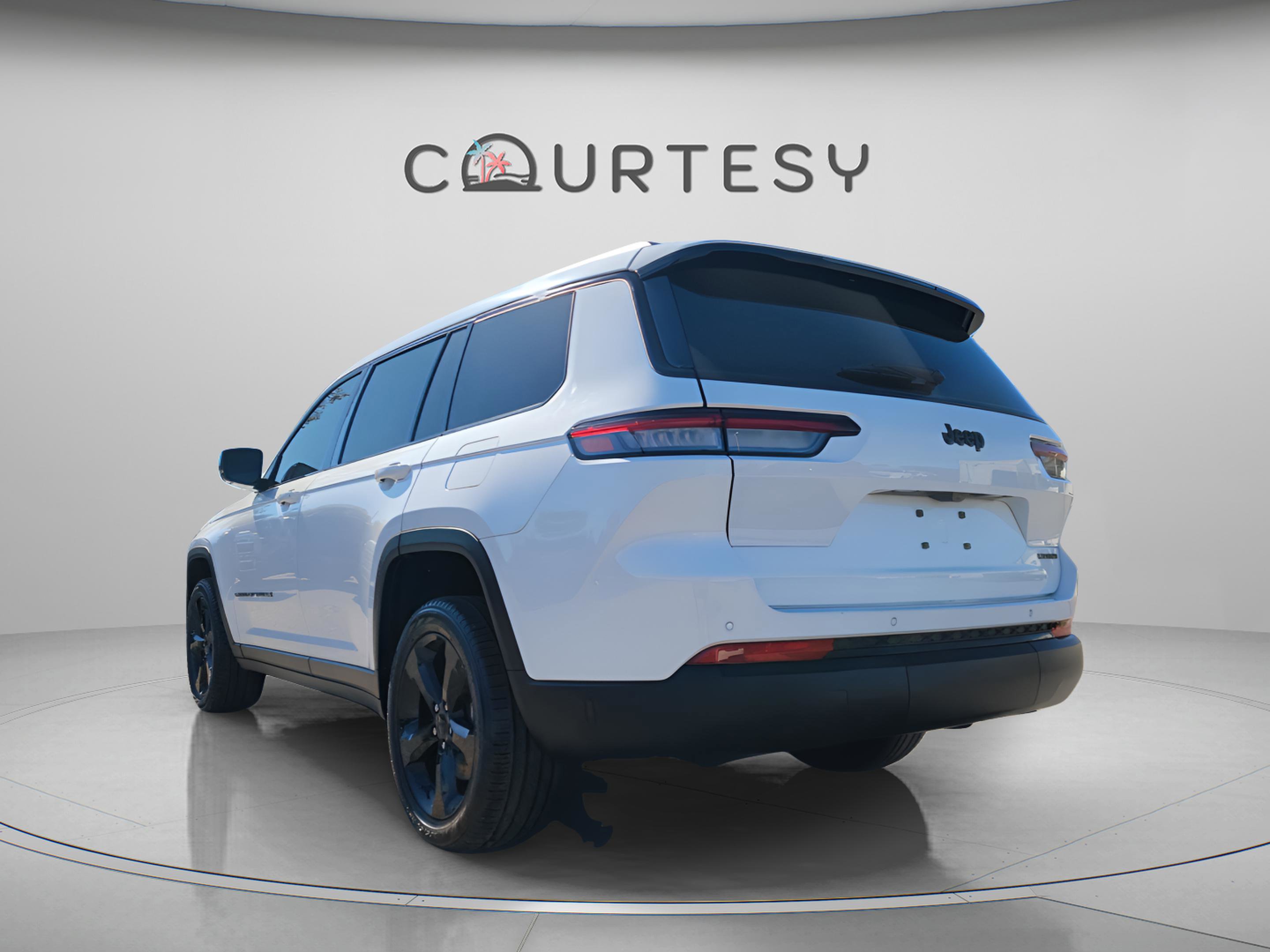 Used 2023 Jeep Grand Cherokee L Limited w/ Black Appearance Package video 2