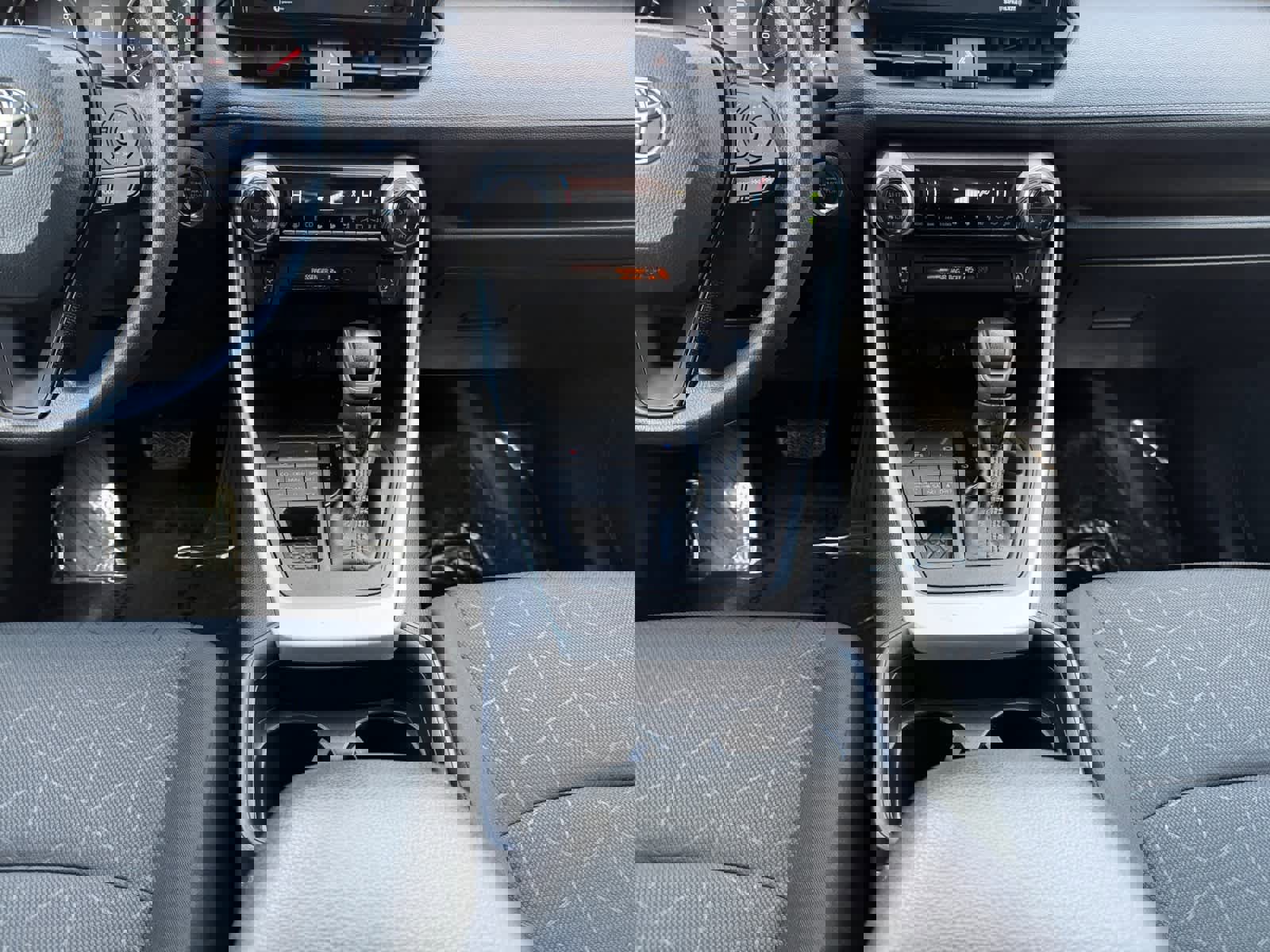 Used 2021 Toyota RAV4 XLE image 5