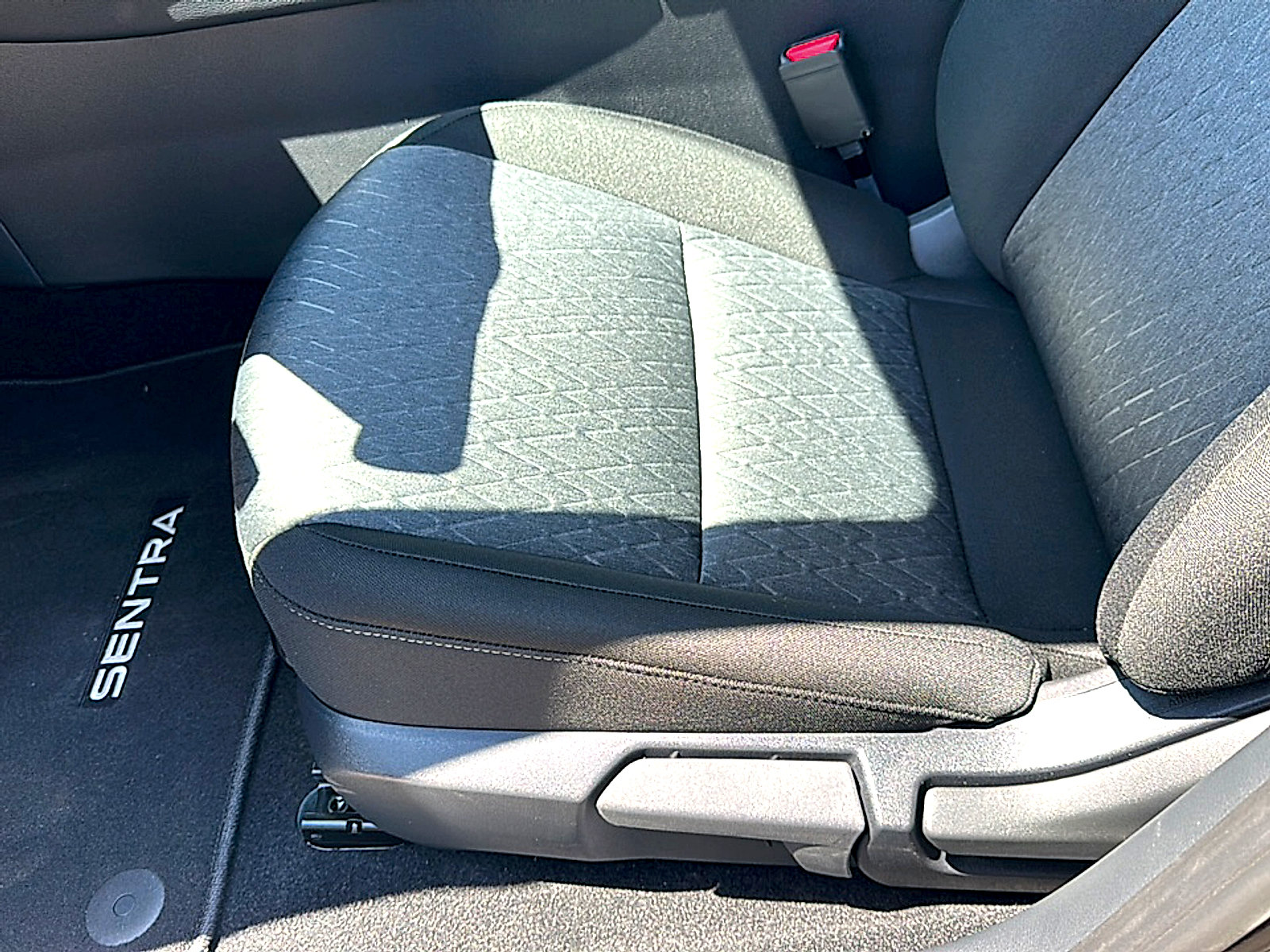 New 2026 Nissan Sentra SV w/ SV Convenience Package FWD image 12