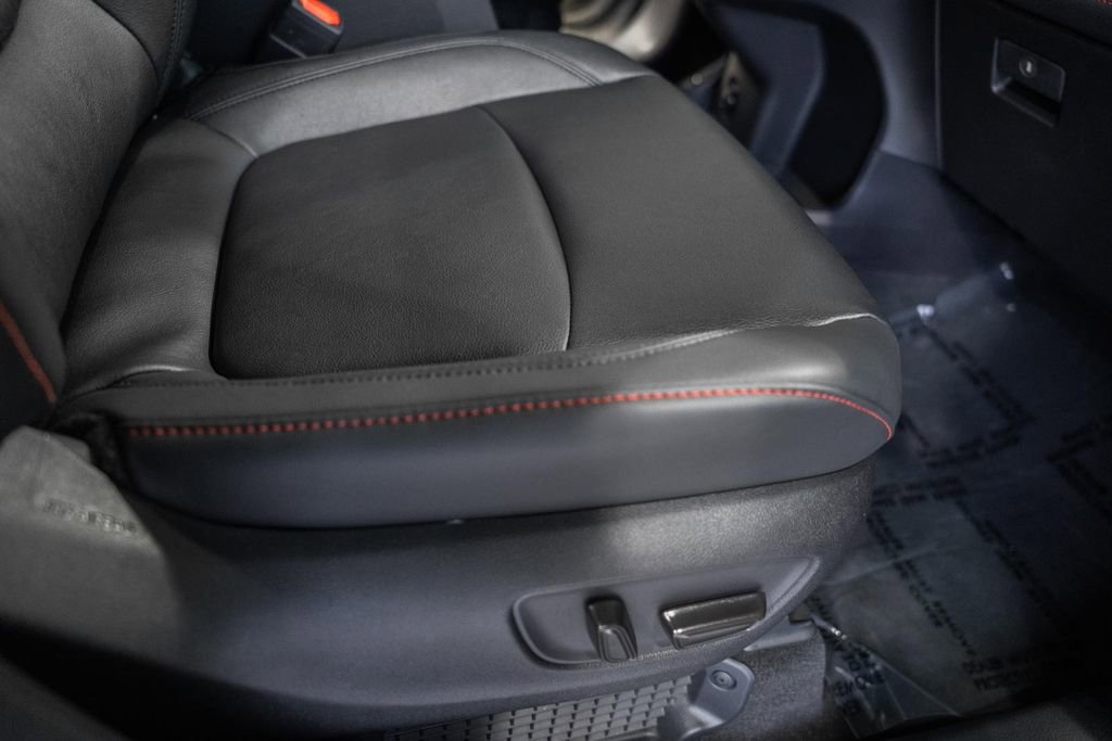 Used 2026 Toyota Sienna XSE image 36