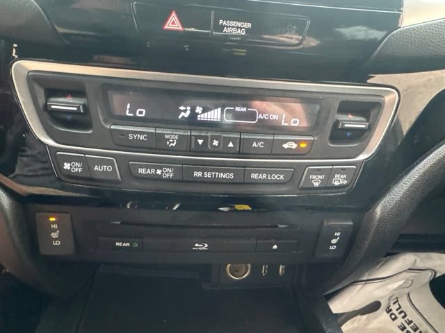 Used 2017 Honda Pilot Touring image 23