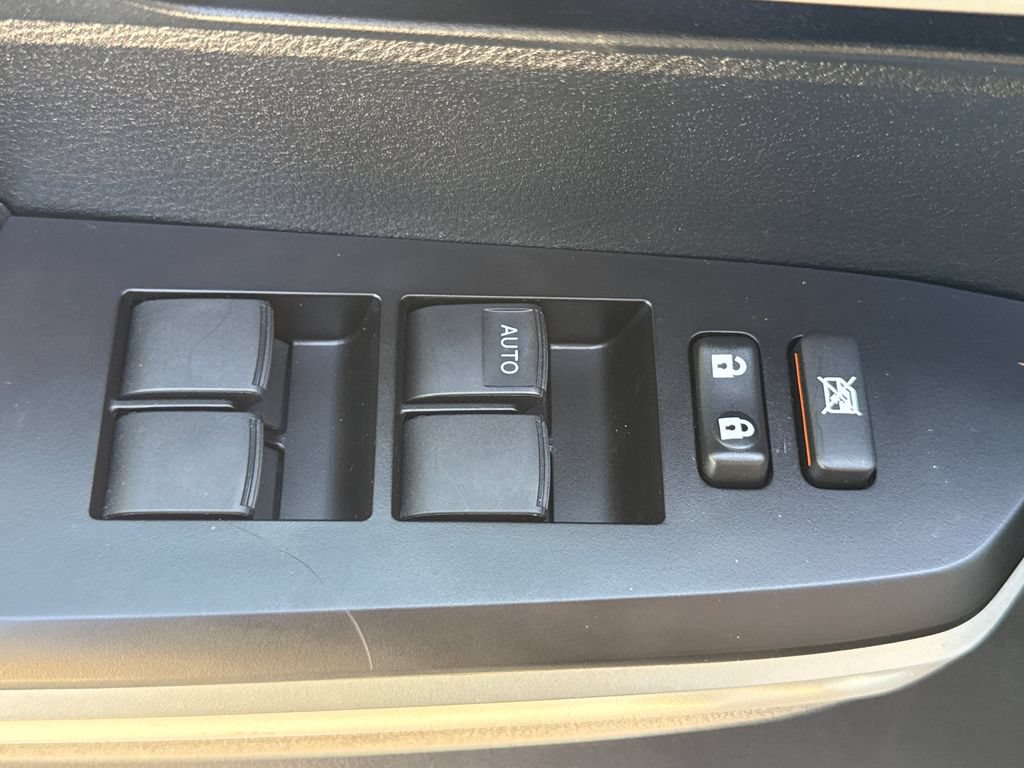 Used 2016 Toyota Tundra SR5 w/ SR5 Upgrade Package AWD/4WD image 14
