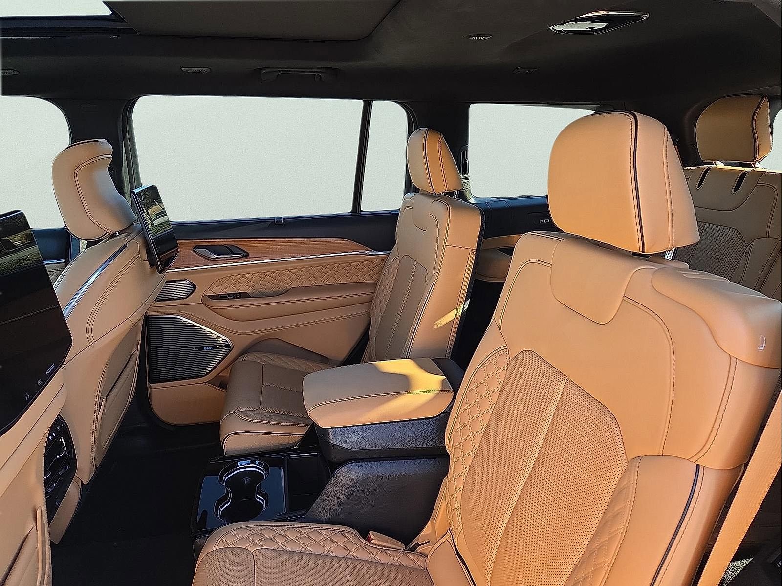 Used 2025 Jeep Grand Cherokee L Summit image 10