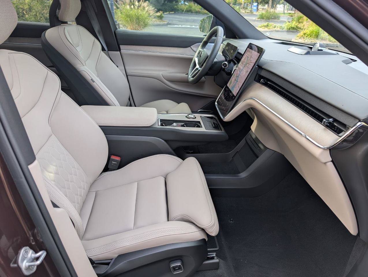 Used 2025 Volvo EX90 Ultra AWD/4WD image 18