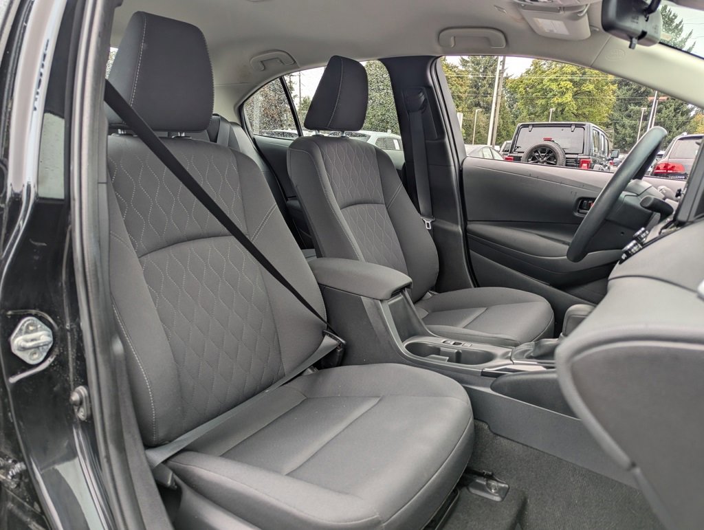 Used 2024 Toyota Corolla LE image 30