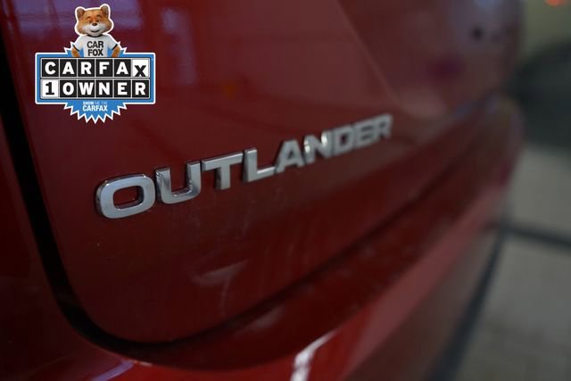 Used 2025 Mitsubishi Outlander ES image 12