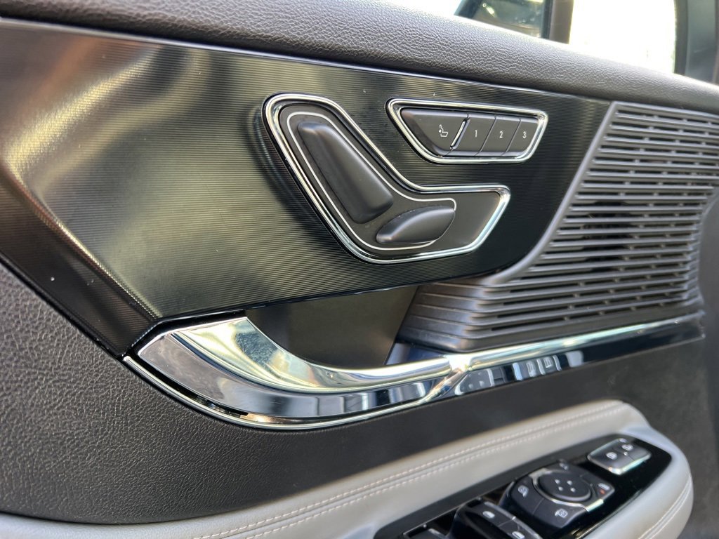 Used 2020 Lincoln Corsair Standard w/ Premium Package image 13