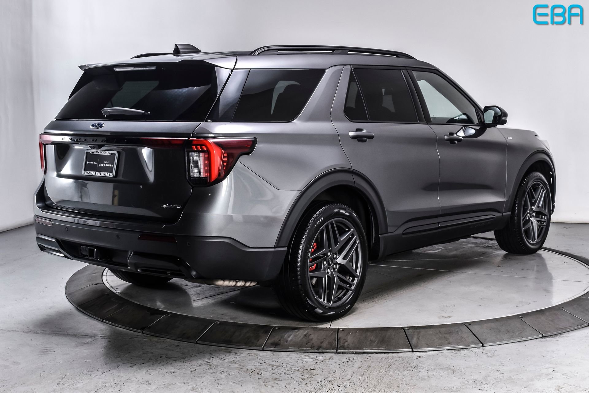 Used 2025 Ford Explorer ST-Line w/ ST-Line Street Pack image 6