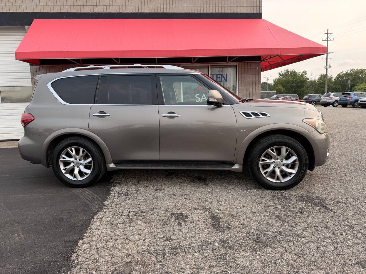Used 2014 INFINITI QX80 4WD w/ Theater Package image 4