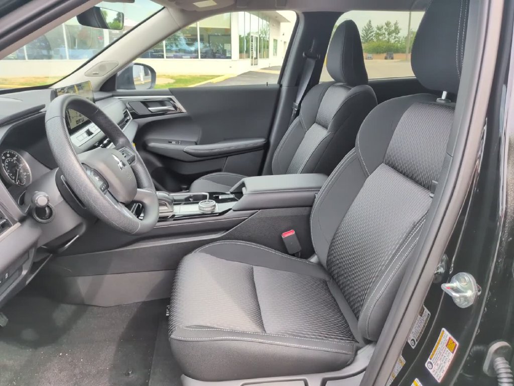 New 2026 Mitsubishi Outlander ES AWD/4WD image 18
