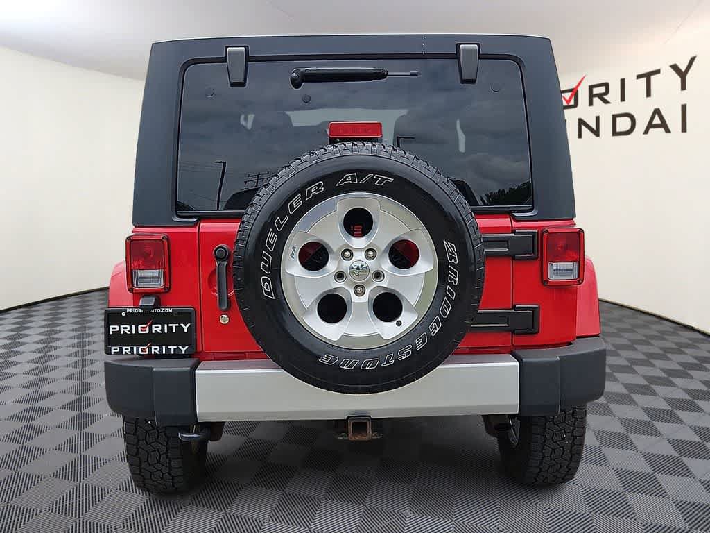 Used 2014 Jeep Wrangler Unlimited Sahara w/ Connectivity Group AWD/4WD image 5