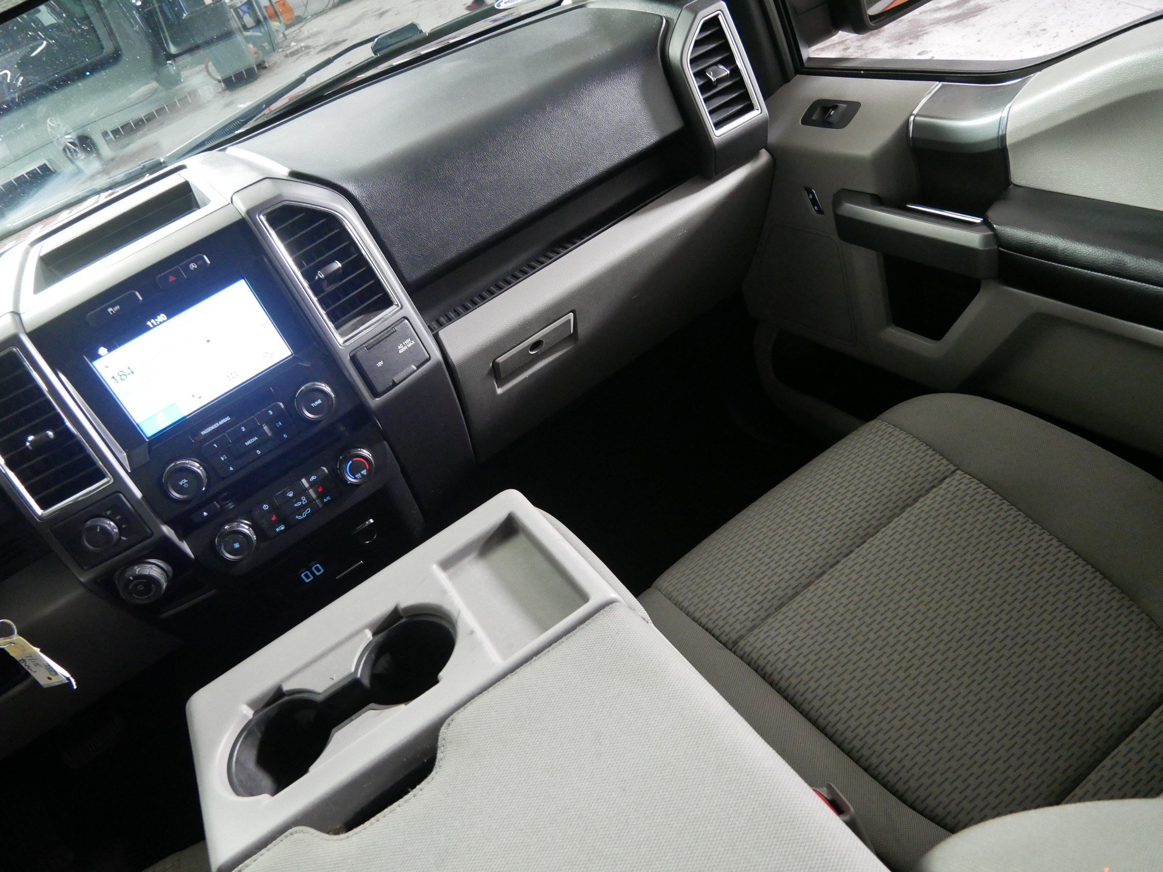 Used 2016 Ford F150 XLT w/ Equipment Group 302A Luxury AWD/4WD image 11