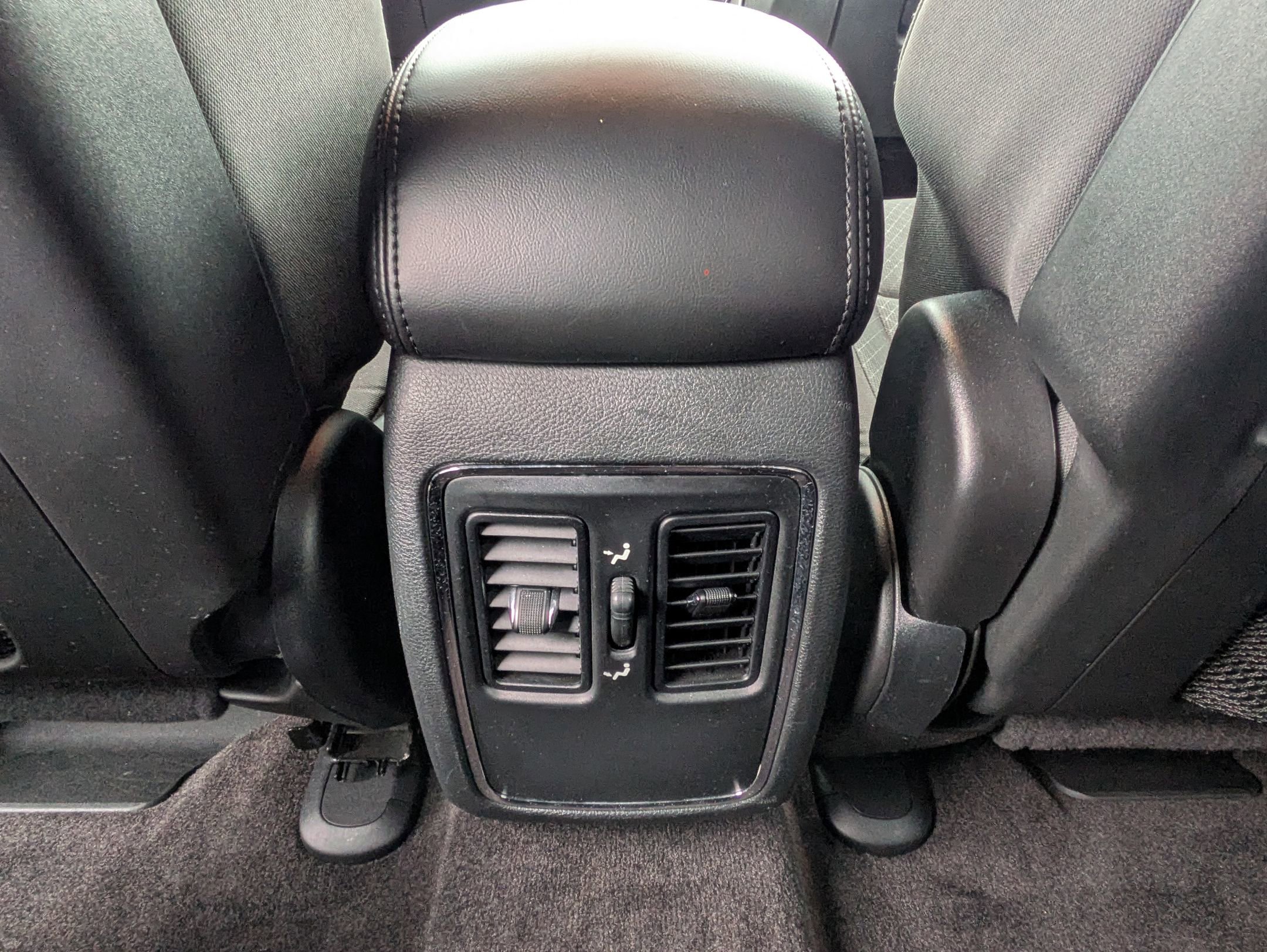 Used 2018 Jeep Grand Cherokee Laredo image 22