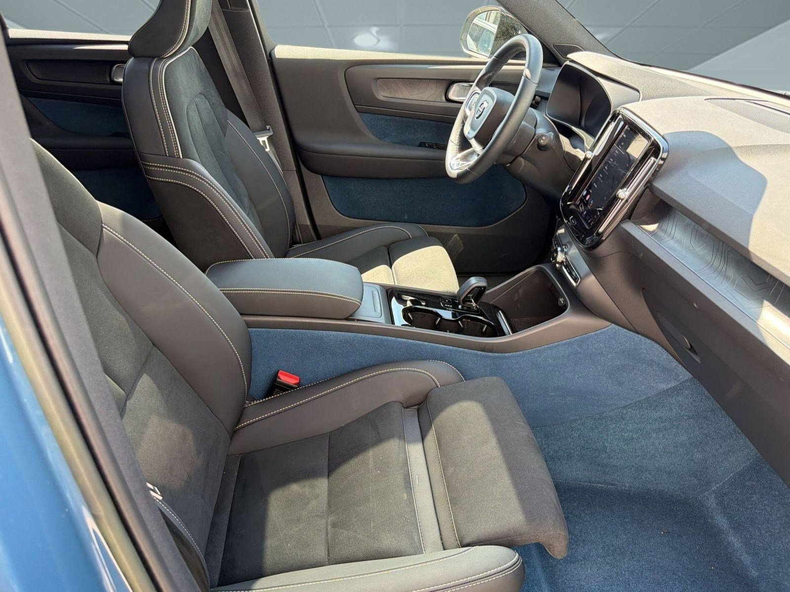 Certified 2023 Volvo XC40 Recharge Plus image 29