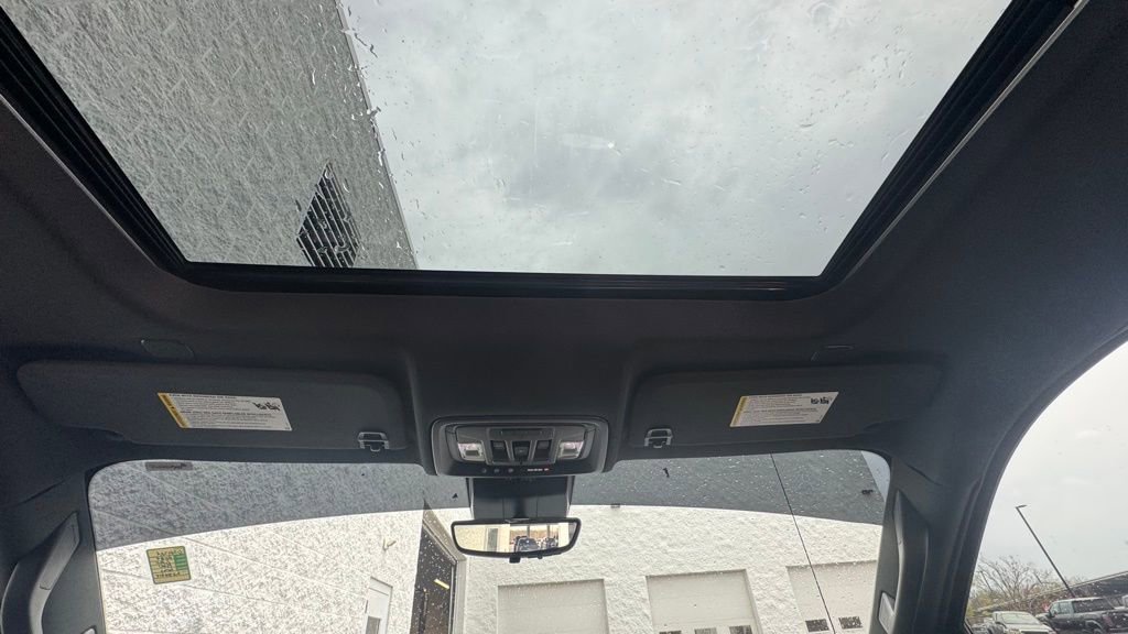 Used 2024 GMC Sierra 1500 AT4 w/ Technology Package image 17