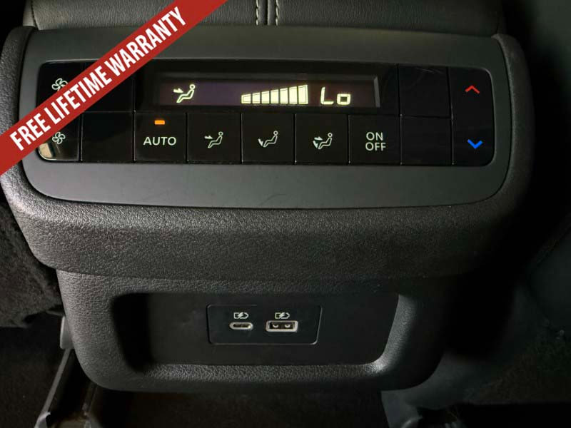Used 2024 Nissan Pathfinder SL AWD/4WD image 39