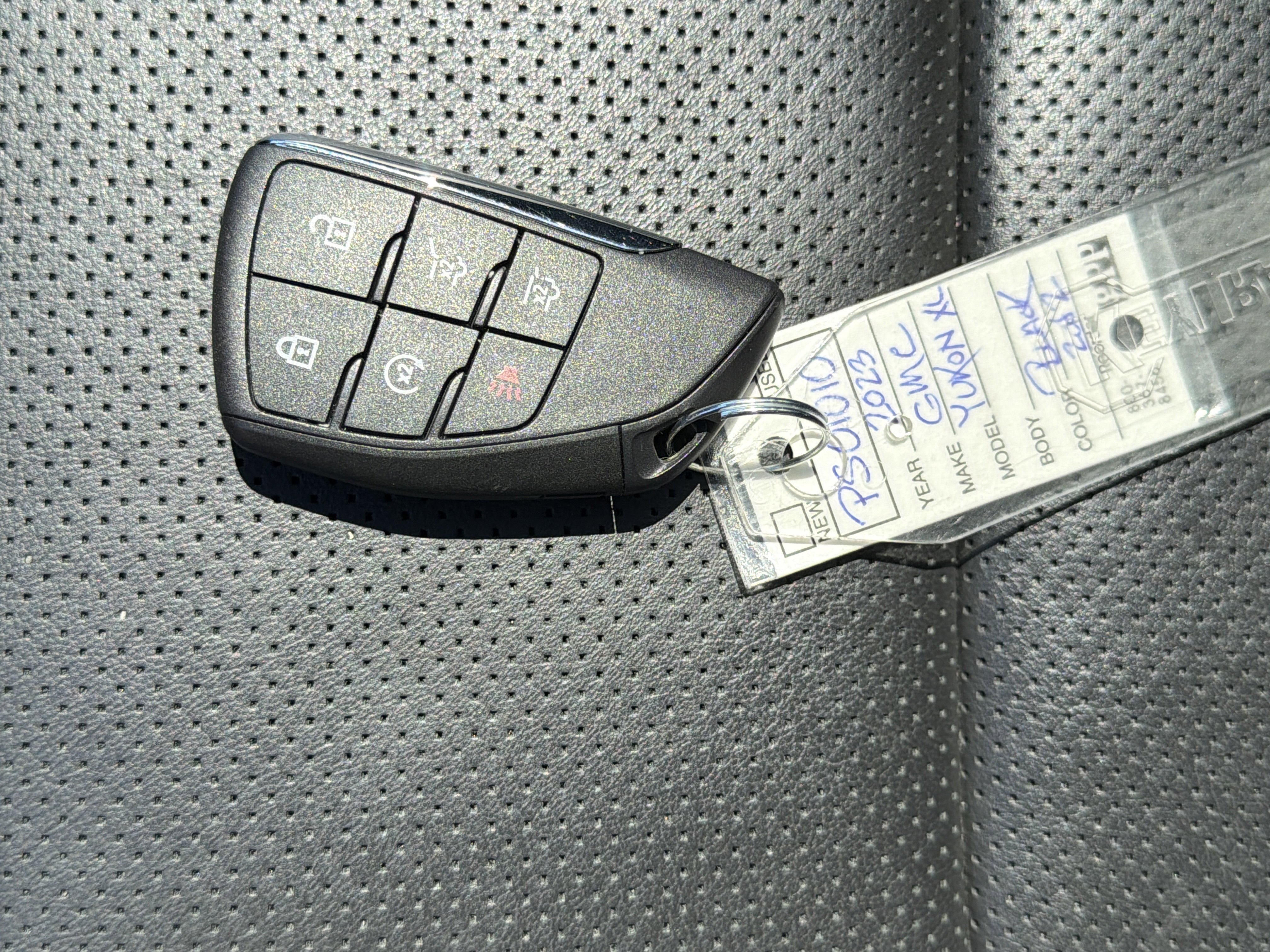 Used 2023 GMC Yukon XL Denali AWD/4WD image 36