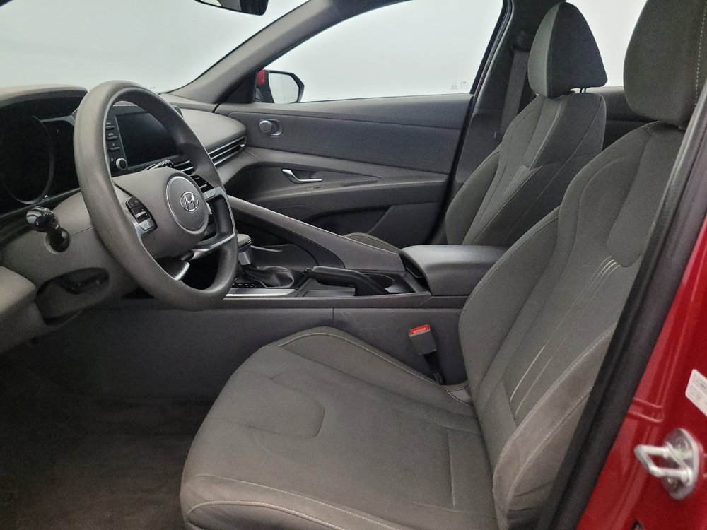 Used 2022 Hyundai Elantra SEL FWD image 17