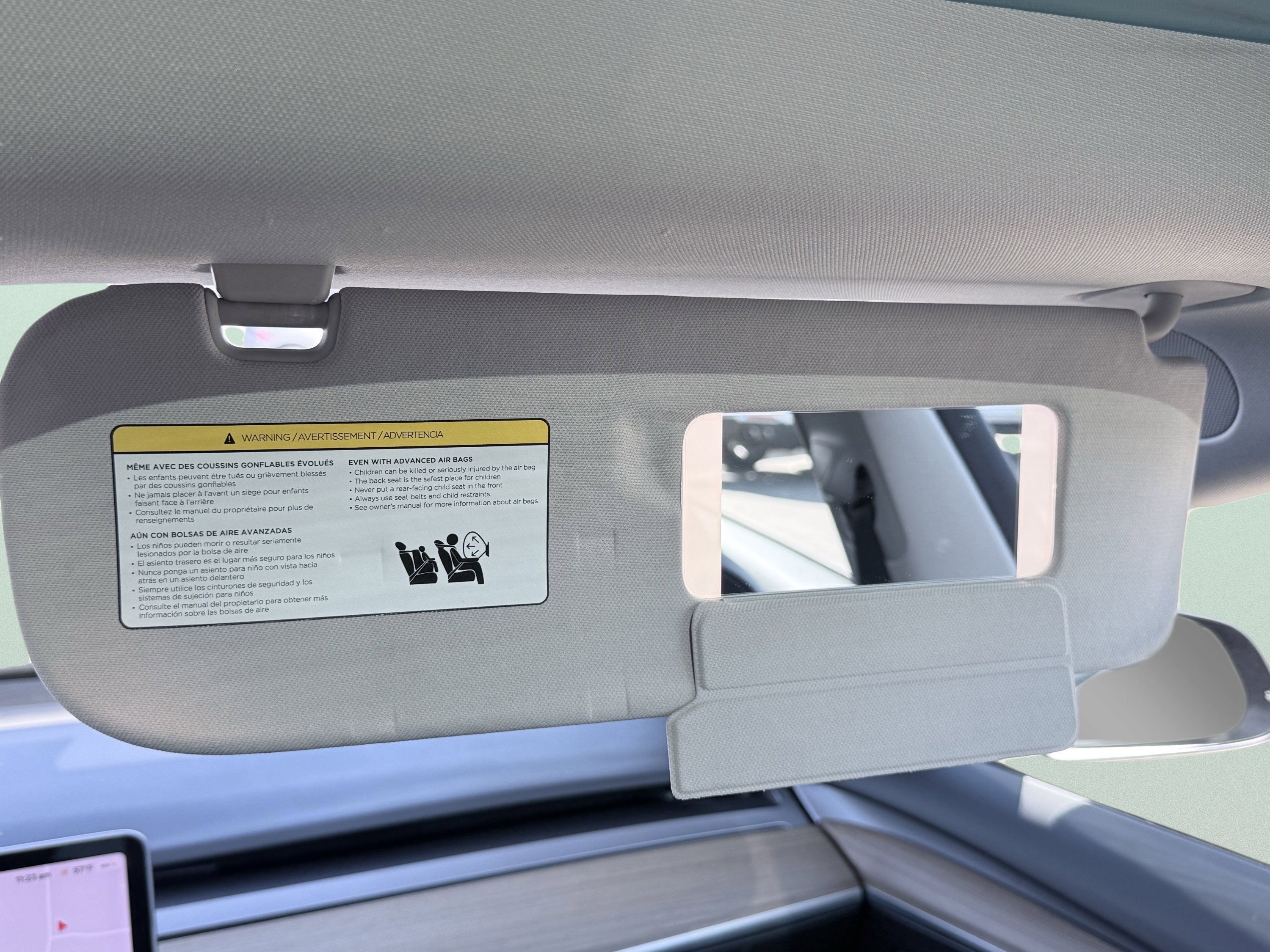 Used 2023 Tesla Model 3 Standard Range image 57